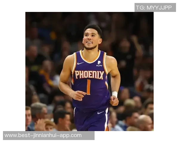 太阳主帅称布克身体状态良好这是球队重要收获与关键进步 太阳主帅称布克身体状态良好这是球队重要收获与关键进步